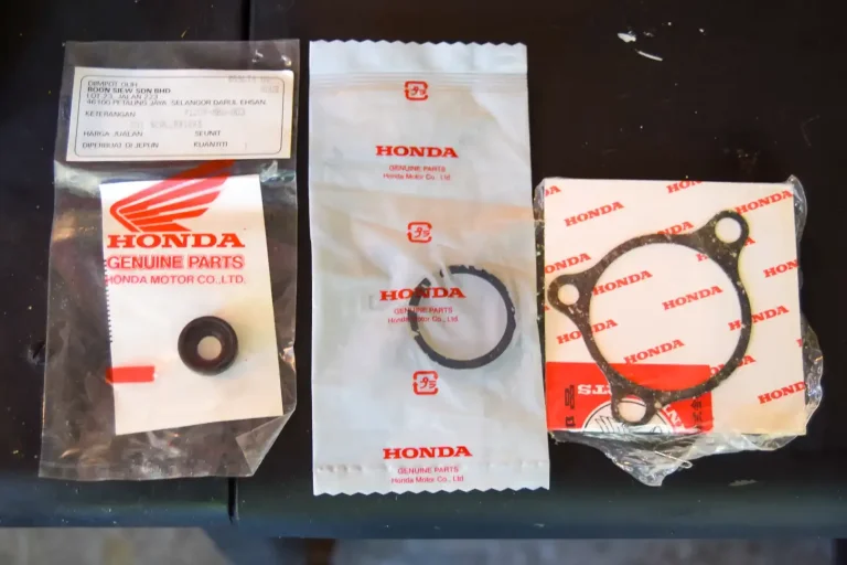 استبدال 1984 Honda VF500C V30 Magna DIY القابض Seal