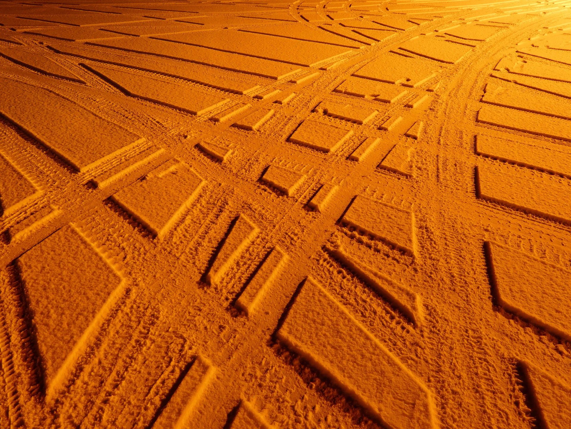 Winter tire tread on snow — category illustration
