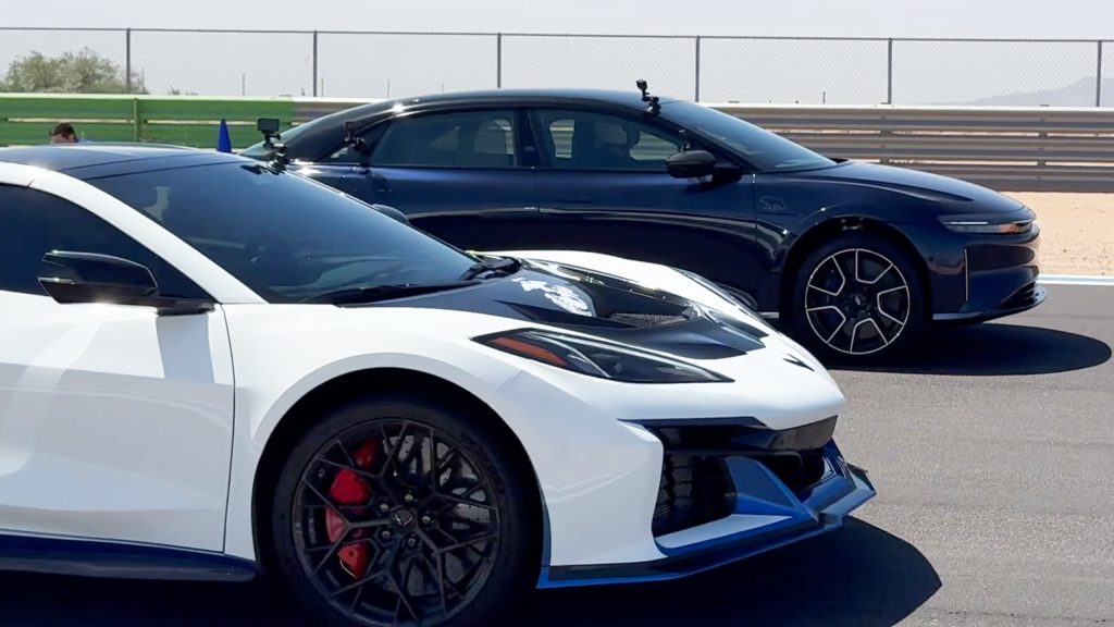 Corvette ZR1X губи от Lucid Air в драг състезания, въпреки повече конски сили