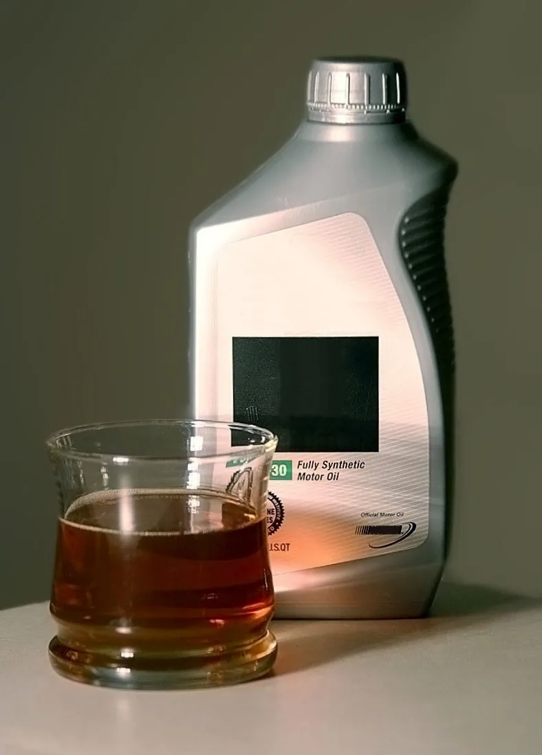 Generic 5W-40 synthetic motor oil illustration