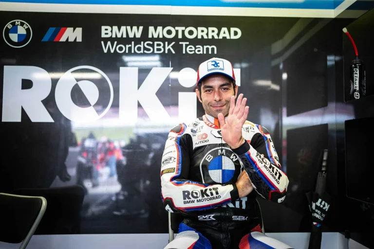WorldSBK في دونينجتون: يعود Danilo Petrucci في دور ROKiT BMW Motorrad WorldSBK Team الذي يضم كلا الدراجين
