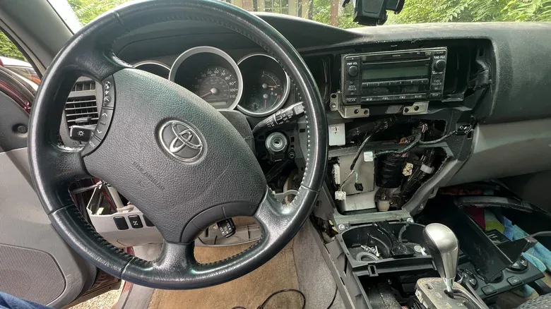 I Installed Apple CarPlay in My Wife’s 2006 Toyota 4Runner—and I’m Never Going Back