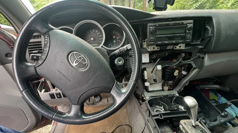 I Installed Apple CarPlay in My Wife’s 2006 Toyota 4Runner—and I’m Never Going Back