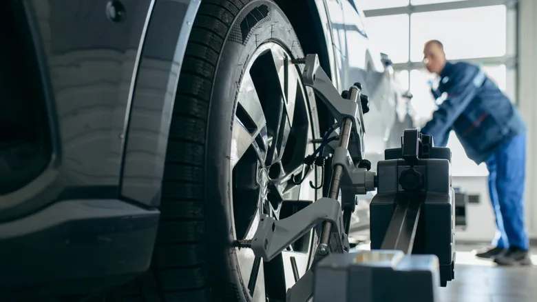 3 Signs It’s Time to Replace Your Car’s Tie Rods
