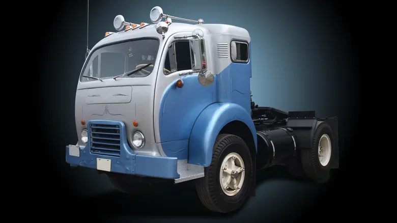 These 1950s Semi Trucks Had More Personality Than Today’s Big Rigs