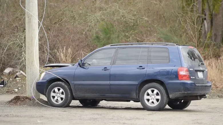 What to Do If a Live Power Line Falls on Your Car and You’re Trapped Inside
