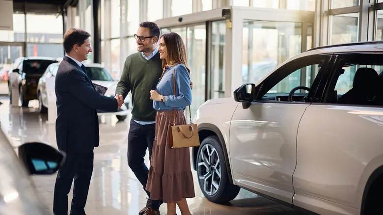 La FTC toma medidas enérgicas contra los concesionarios por listados falsos de "coches fantasma"
