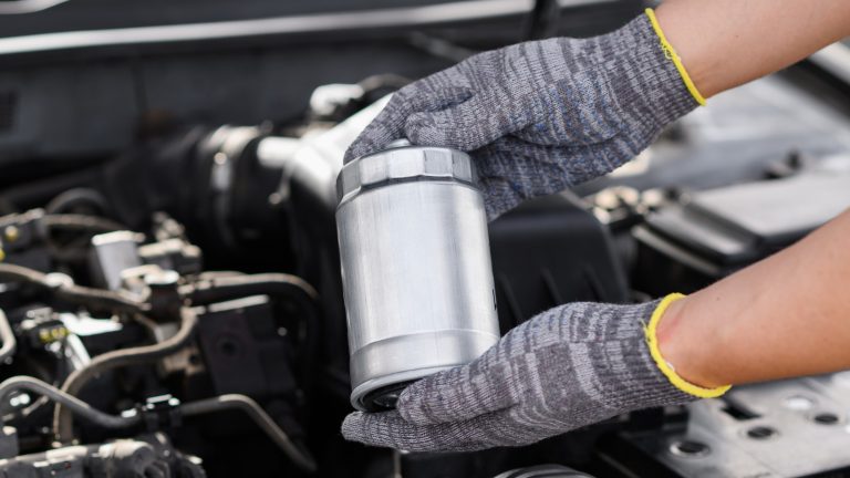 Por qué muchos motores diésel tienen dos filtros de combustible pero los motores de gasolina no