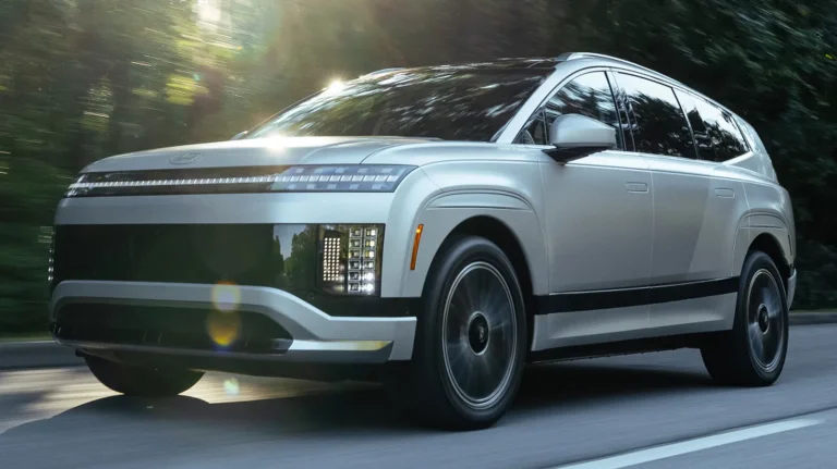 هذه هي 12 من سيارات الدفع الرباعي الأكثر أمانًا التي يمكنك شراؤها في 2026، وفقًا لـ IIHS