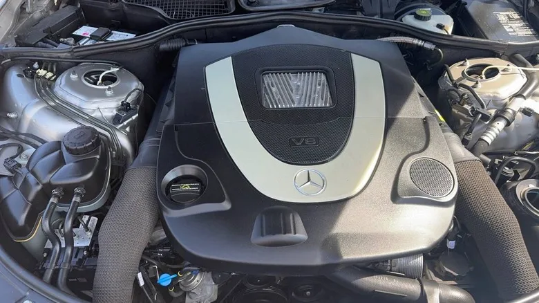 بسعر 8,400 دولار، هل أصبحت سيارة السيدان الفاخرة 2007 Mercedes-Benz S 550 A هذه ضمن ميزانيتك الآن؟