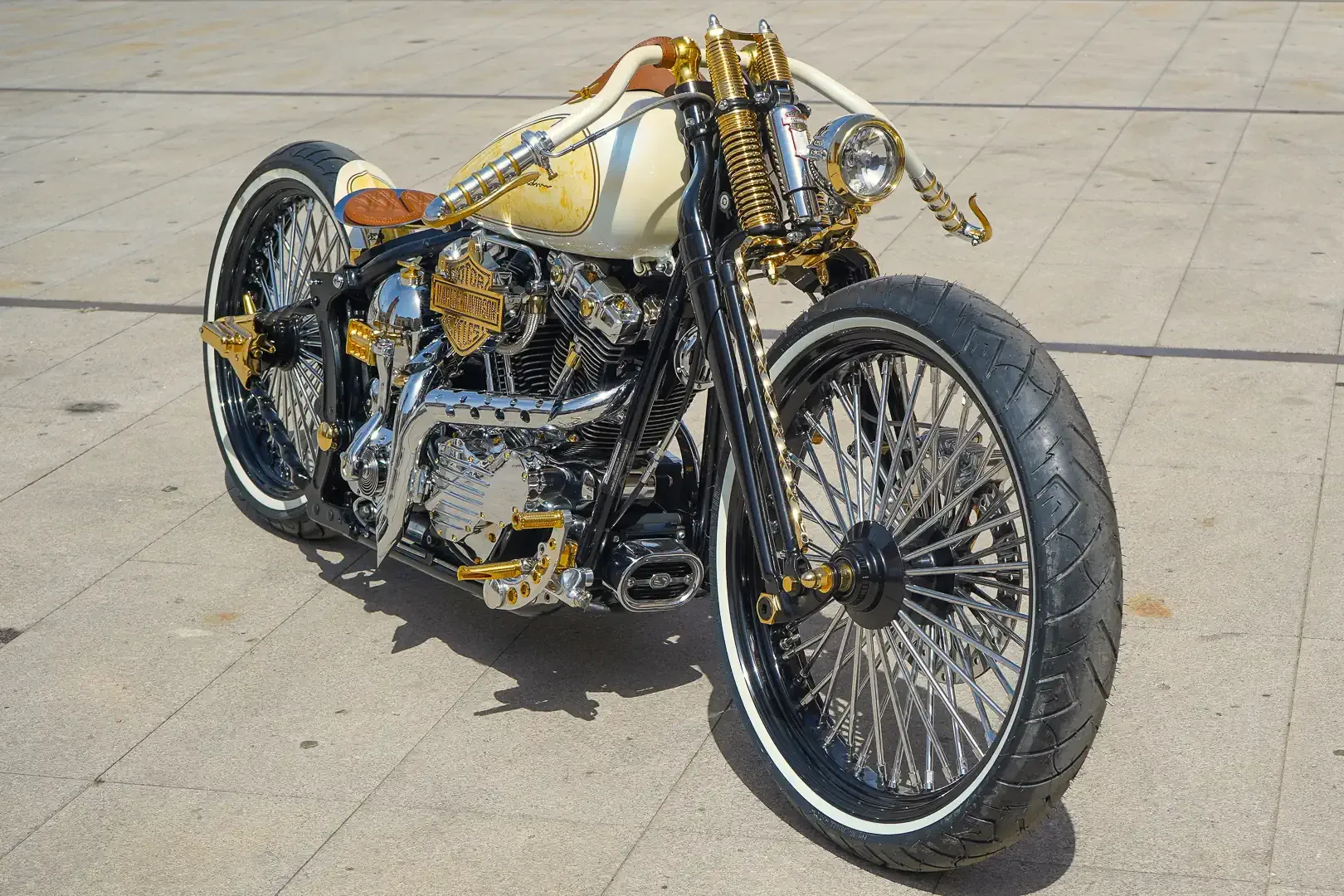 Lord Drake Kustoms Unveils Babylon: A Custom Harley-Davidson Masterpiece with 10 Replicas on the Way