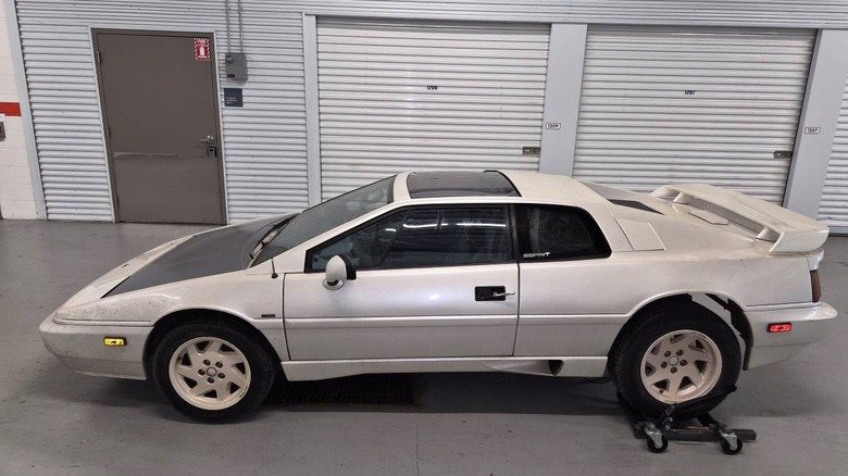 At $6,500, Is This 1988 Lotus Esprit Roller Project Worth the Gamble?