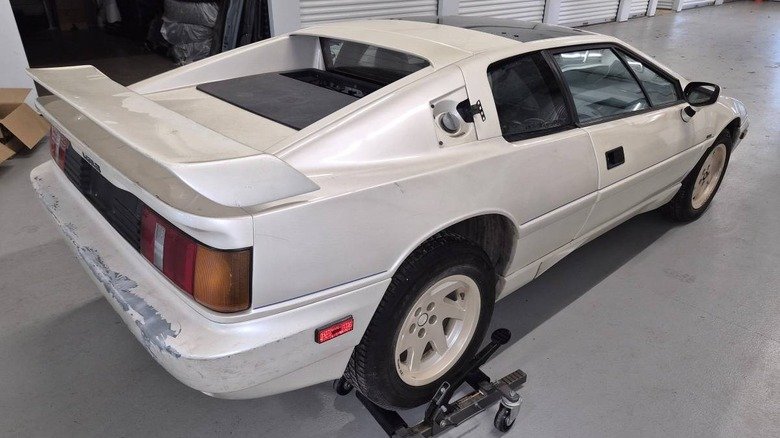 At $6,500, Is This 1988 Lotus Esprit Roller Project Worth the Gamble?