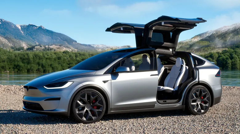 Used Tesla Model X Is The Only Electric Three-Row Family Hauler Under $20K — But Here’s The Catch