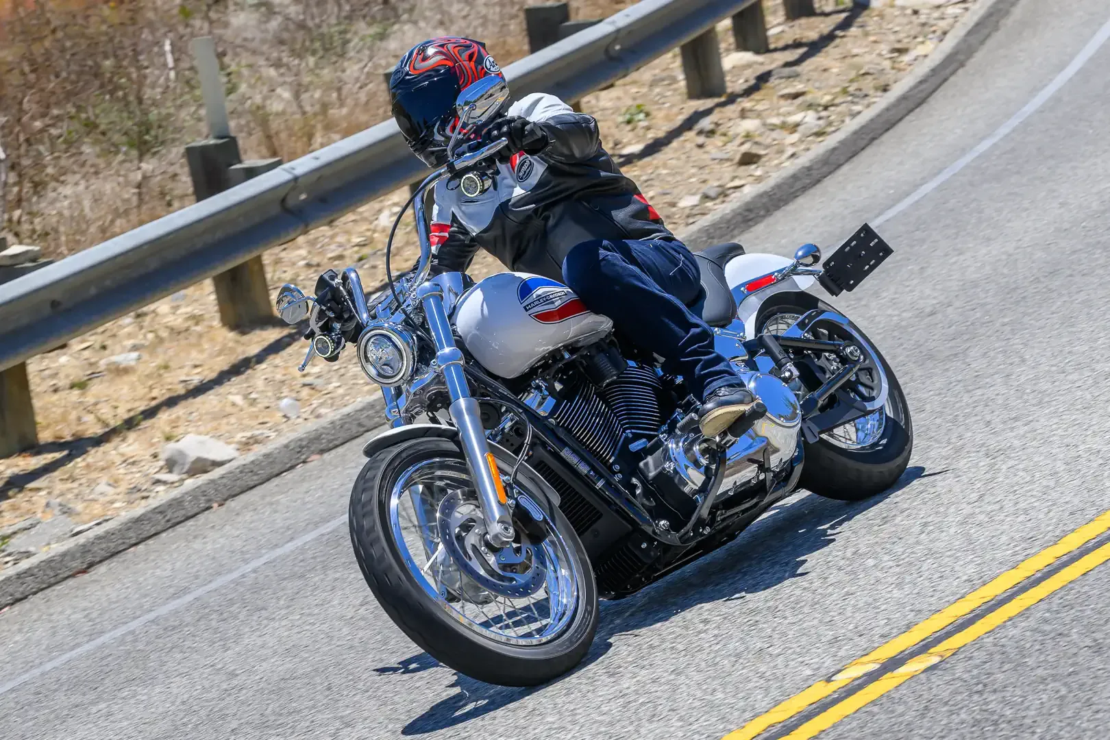 مراجعة 2026 Harley-Davidson Super Glide: 14 حقيقة أساسية