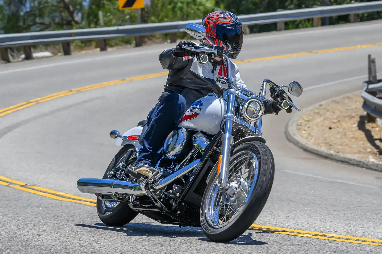 مراجعة 2026 Harley-Davidson Super Glide: 14 حقيقة أساسية