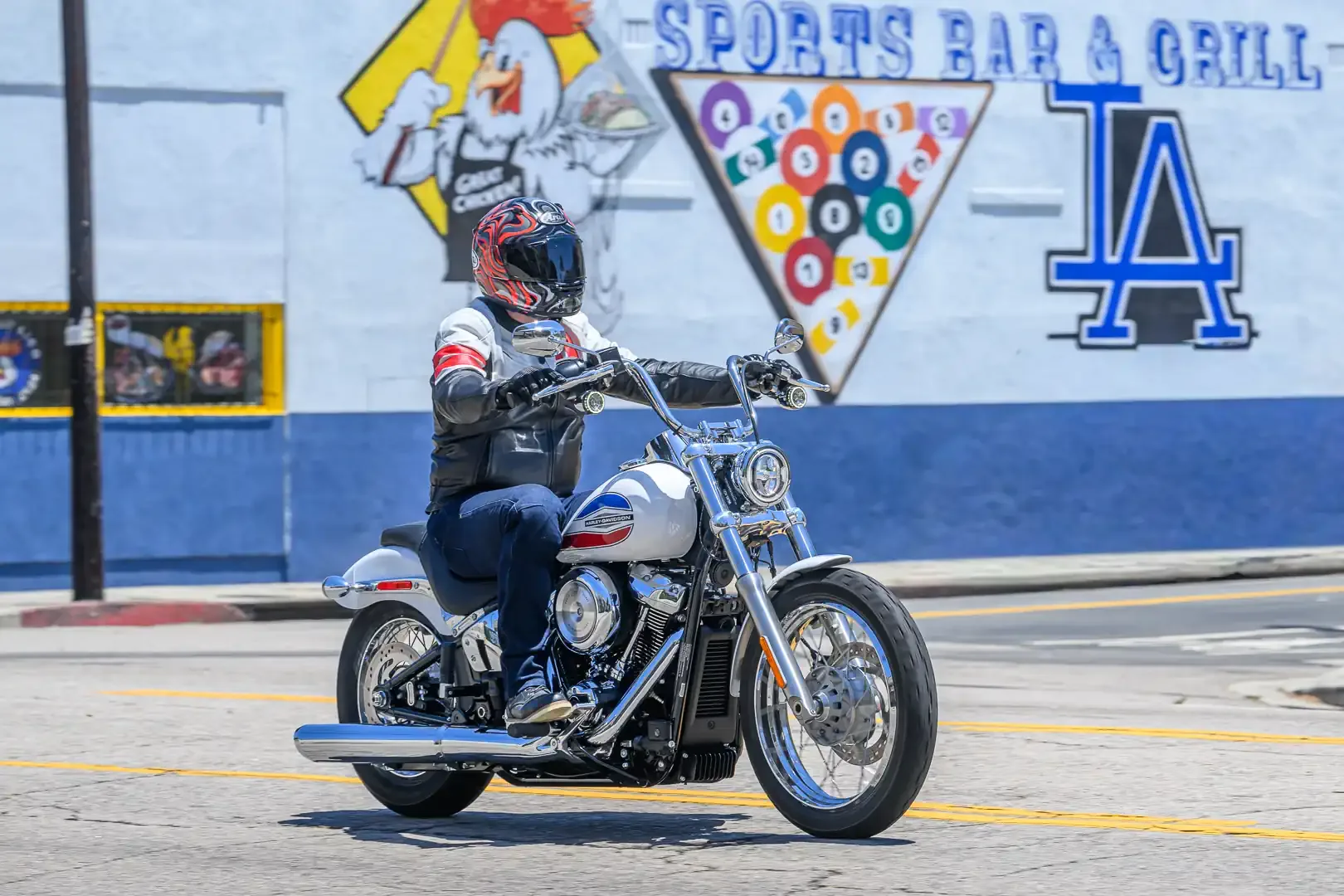 مراجعة 2026 Harley-Davidson Super Glide: 14 حقيقة أساسية