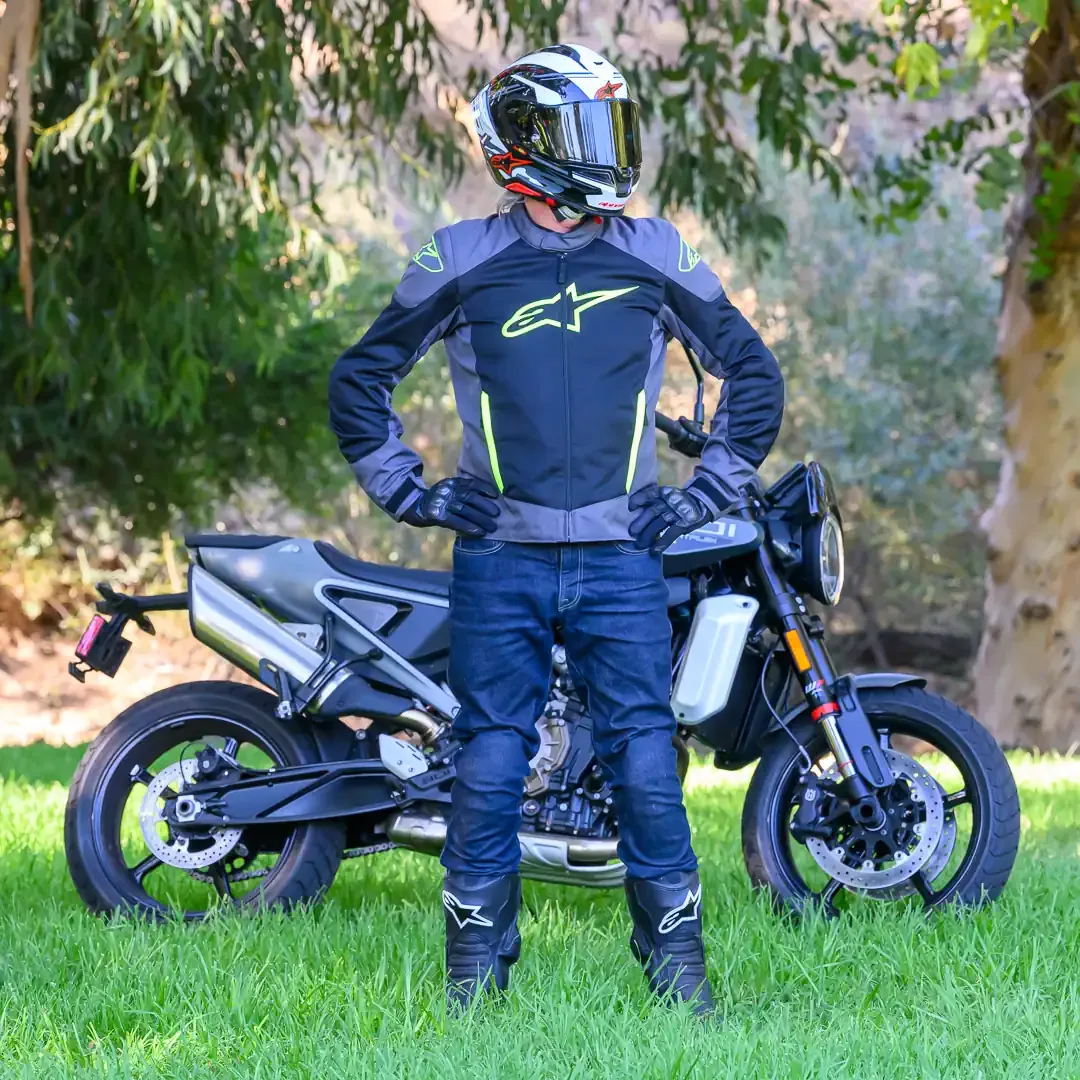 مراجعة سترة Alpinestars T-SP X Superair: ركوب الصيف مثالي