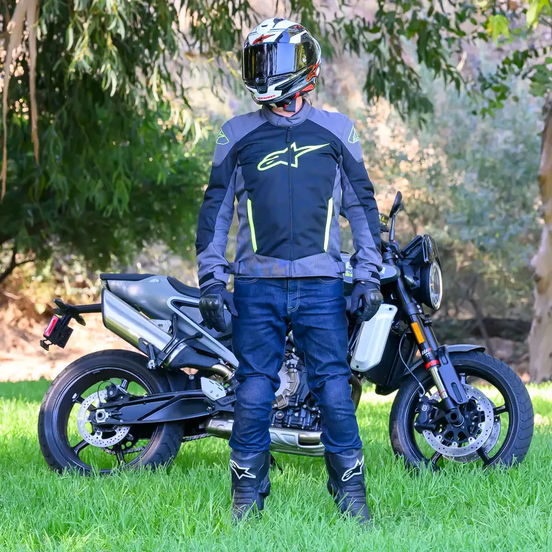 مراجعة سترة Alpinestars T-SP X Superair: ركوب الصيف مثالي