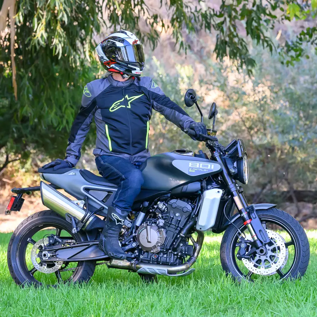 مراجعة سترة Alpinestars T-SP X Superair: ركوب الصيف مثالي