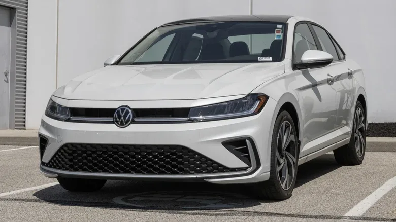 Which New Non-Hybrid Cars Can Exceed 40 MPG?