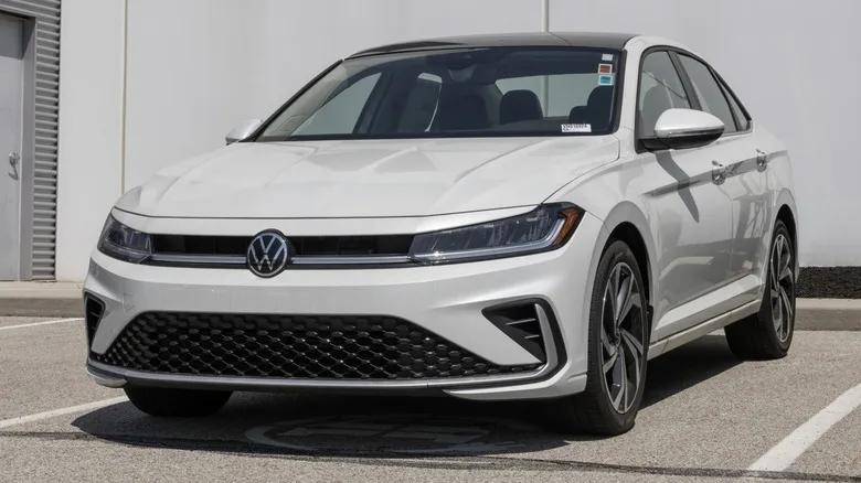 Which New Non-Hybrid Cars Can Exceed 40 MPG?