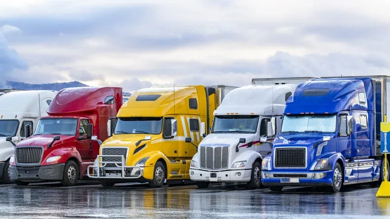Semi-Truck vs. Full Truck: What’s the Difference?