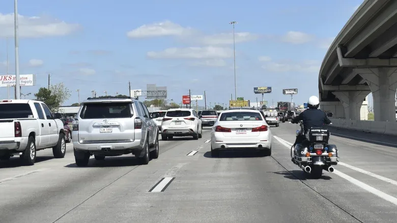 Do Variable Speed Limit Signs Actually Make Highways Safer?
