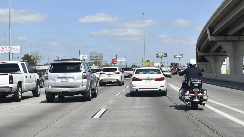 Do Variable Speed Limit Signs Actually Make Highways Safer?