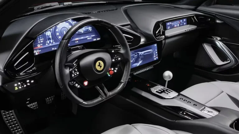 Manualul 12Cilindri al lui Ferrari nu este un manual „adevărat”, dar cui îi pasă?