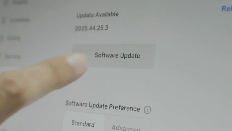 Avantajele și dezavantajele actualizărilor software over-the-air în mașinile moderne
