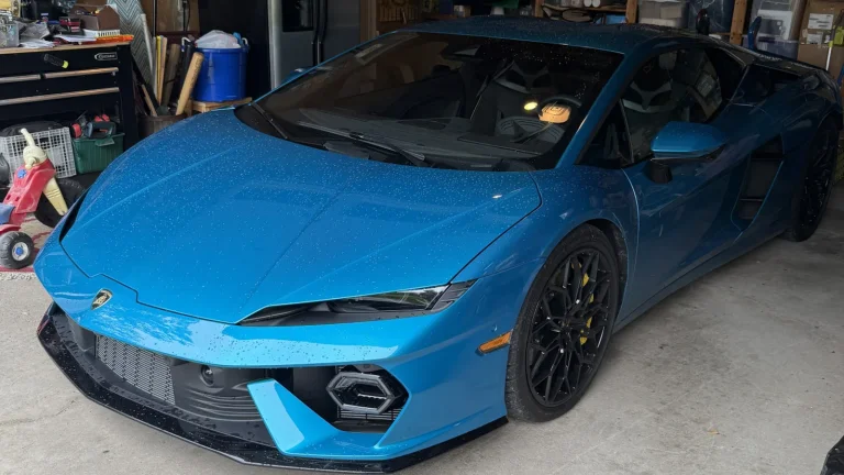 Aici, în Garajul socrilor mei, am testat acest nou Lamborghini. Este distractiv să conduci în nord-estul Pennsylvania Hills. Dar știi ce îmi place mai mult decât lucrurile materiale? CUNOŞTINŢE