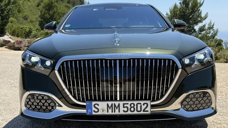 2027 Mercedes-Maybach S580: The Ultimate Ultra-Luxury Sedan Refined for the Back Seat Experience