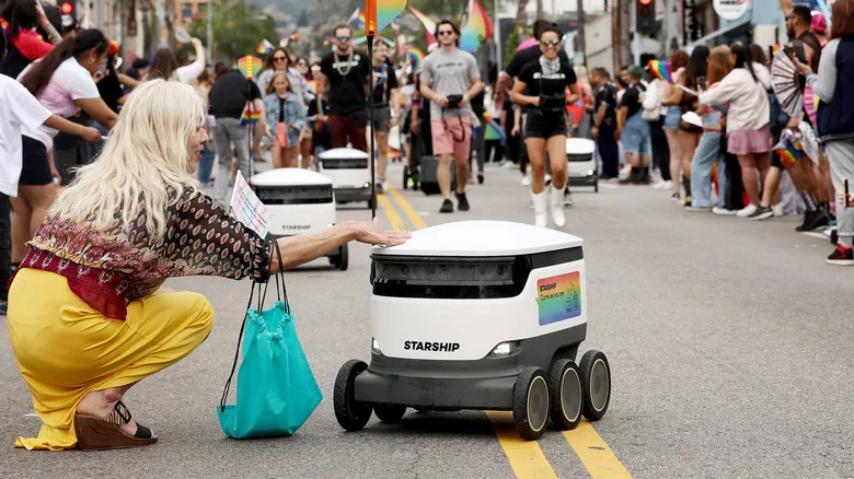 Delivery Robots Pull Out of US College Campuses After Failed Pilot Program