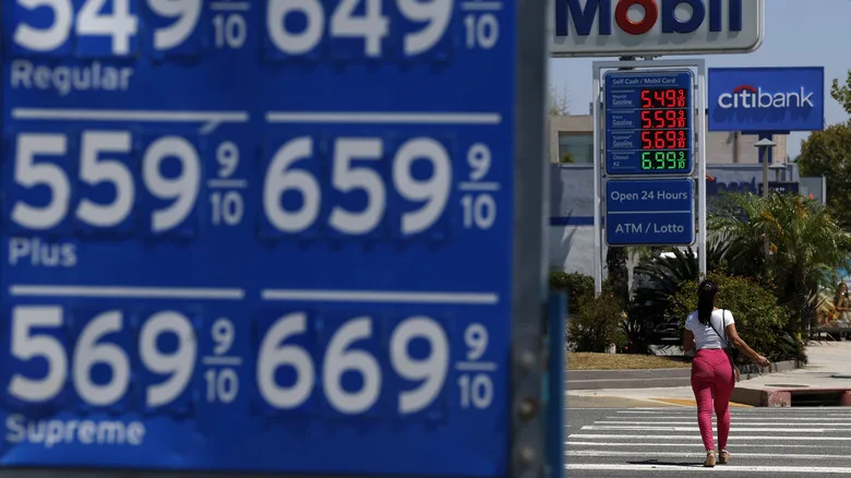 Drivers Ditch Premium for Regular Gas as Price Gap Hits Record High — Even Luxury Owners Are Cheating the System