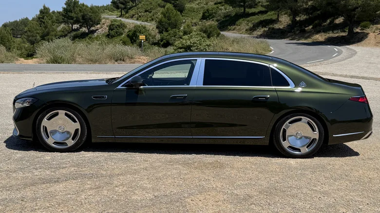 2027 Mercedes-Maybach S580: The Ultimate Ultra-Luxury Sedan Refined for the Back Seat Experience