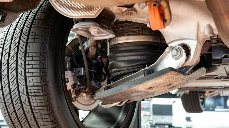 How aftermarket airbag suspension systems can boost your truck’s towing game