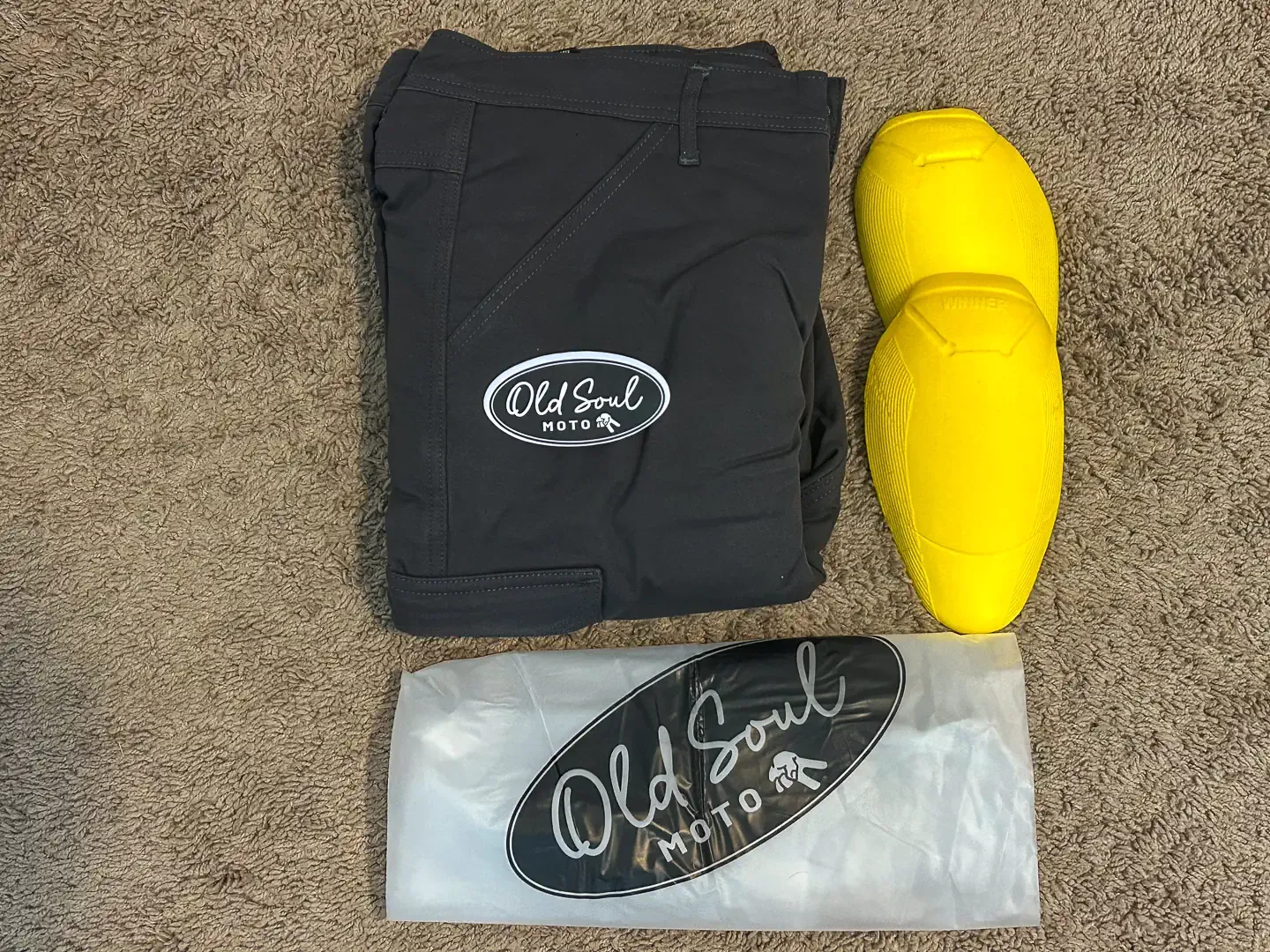 Old Soul Moto AAA Armored Motorcycle Pants Review: Protecția întâlnește stilul casual