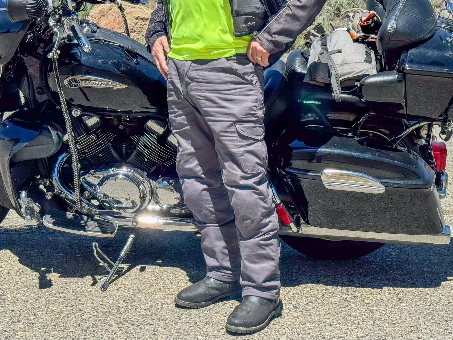 Old Soul Moto AAA Armored Motorcycle Pants Review: Protecția întâlnește stilul casual