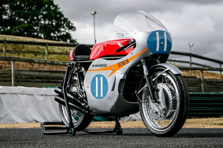 1966 Honda RC173 Heads на Майк Хейлууд на търг