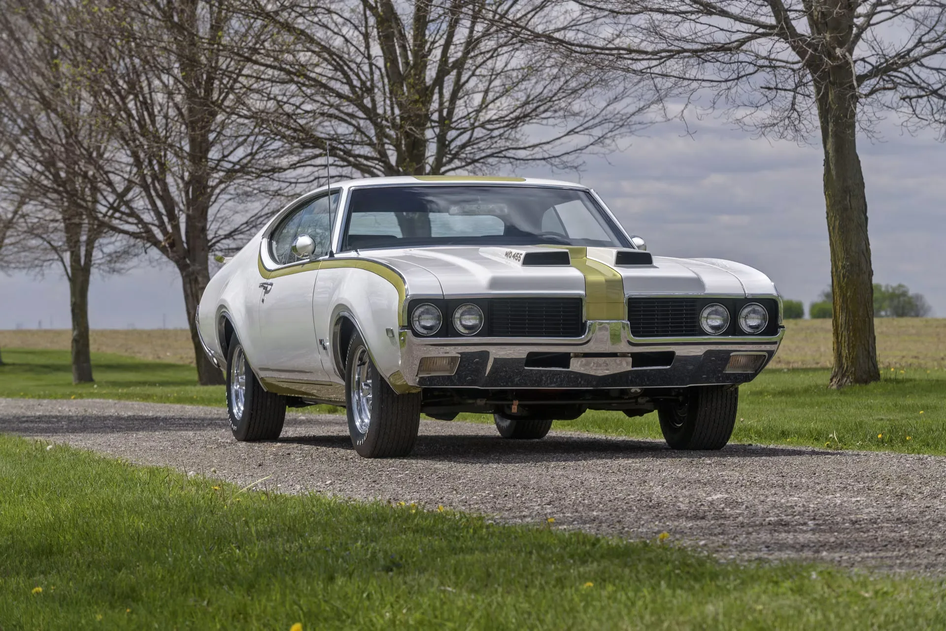 The 1969 Hurst/Olds Came with a ‘His and Hers’ Shifter—And It Meant Exactly What You Thought