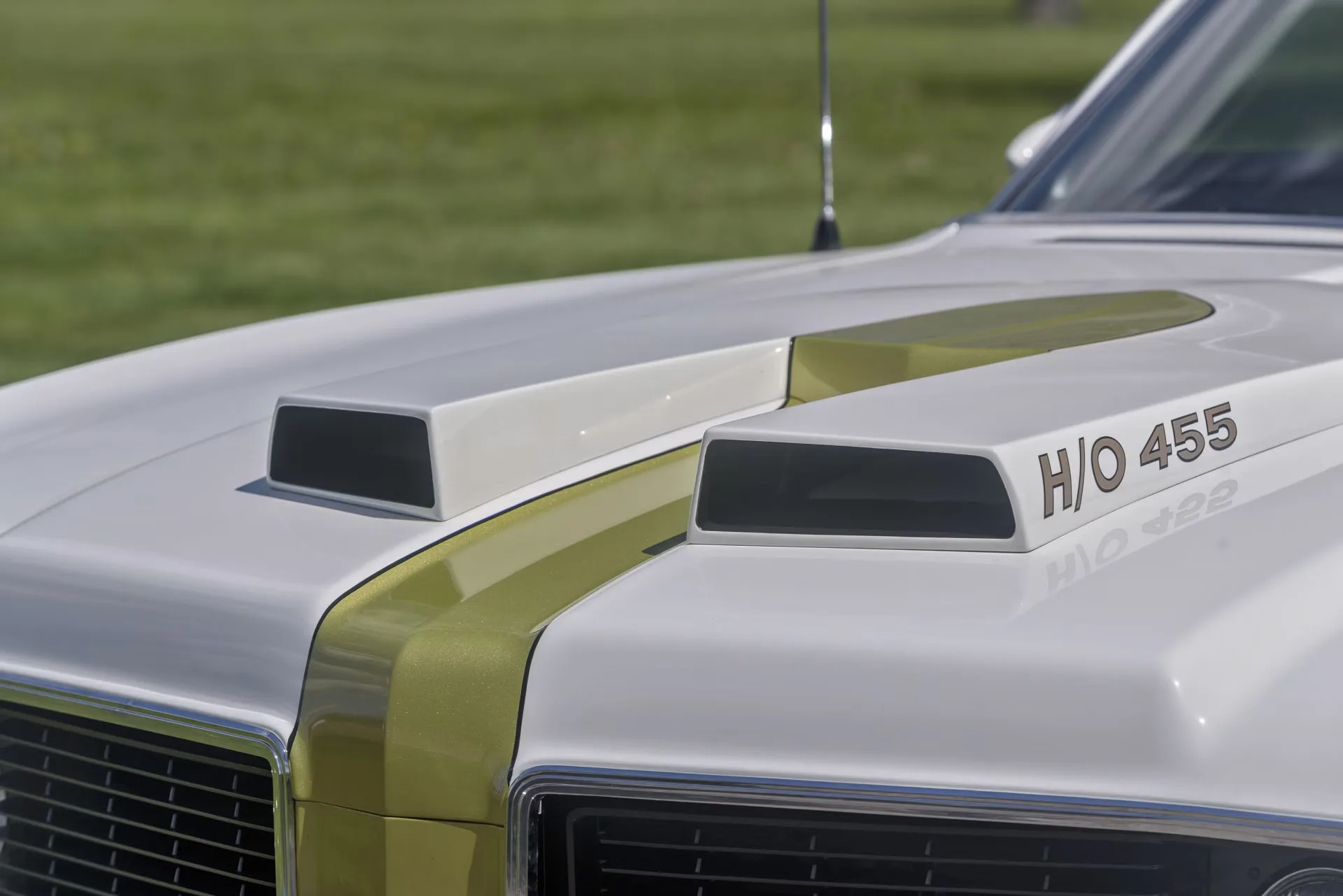 The 1969 Hurst/Olds Came with a ‘His and Hers’ Shifter—And It Meant Exactly What You Thought