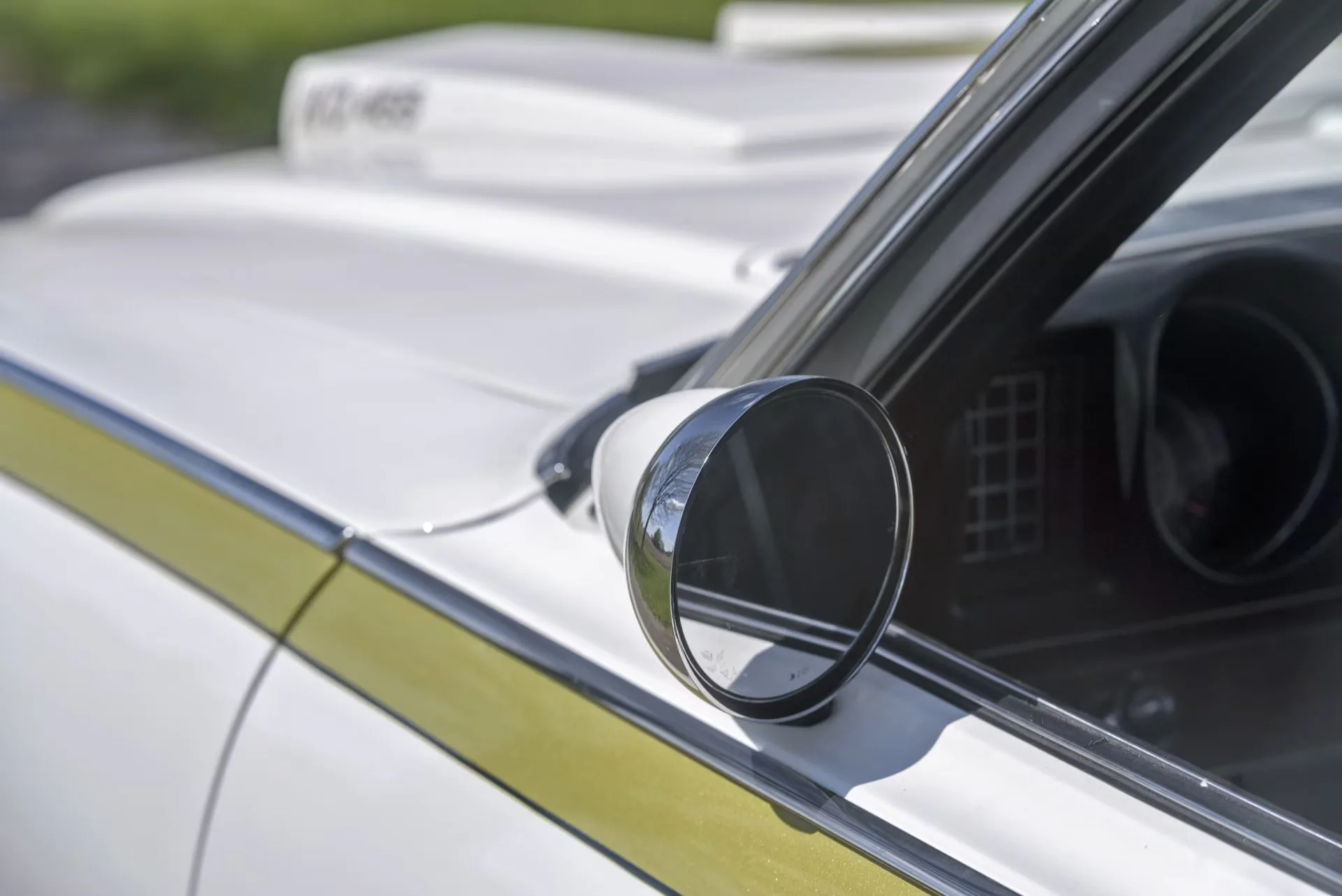 The 1969 Hurst/Olds Came with a ‘His and Hers’ Shifter—And It Meant Exactly What You Thought
