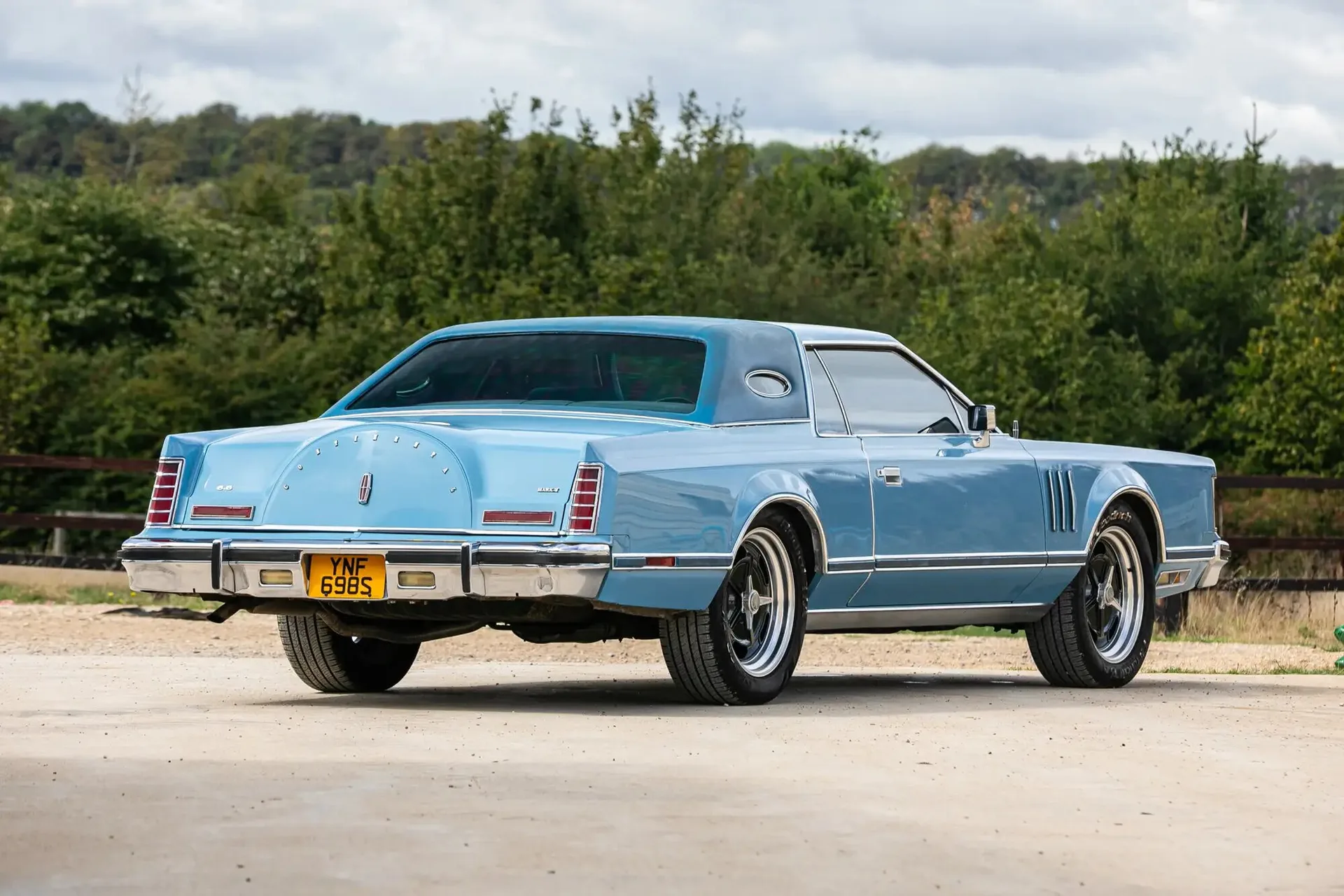 Lincoln Continental Mark V от 1978 г., собственост на Джеръм Кларксън, отива на търг