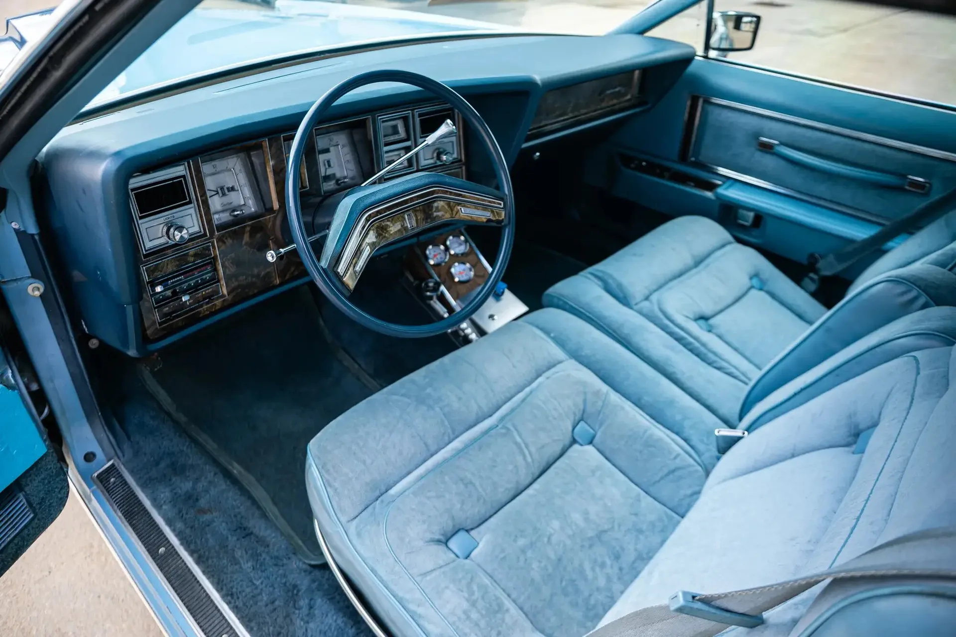 Lincoln Continental Mark V от 1978 г., собственост на Джеръм Кларксън, отива на търг
