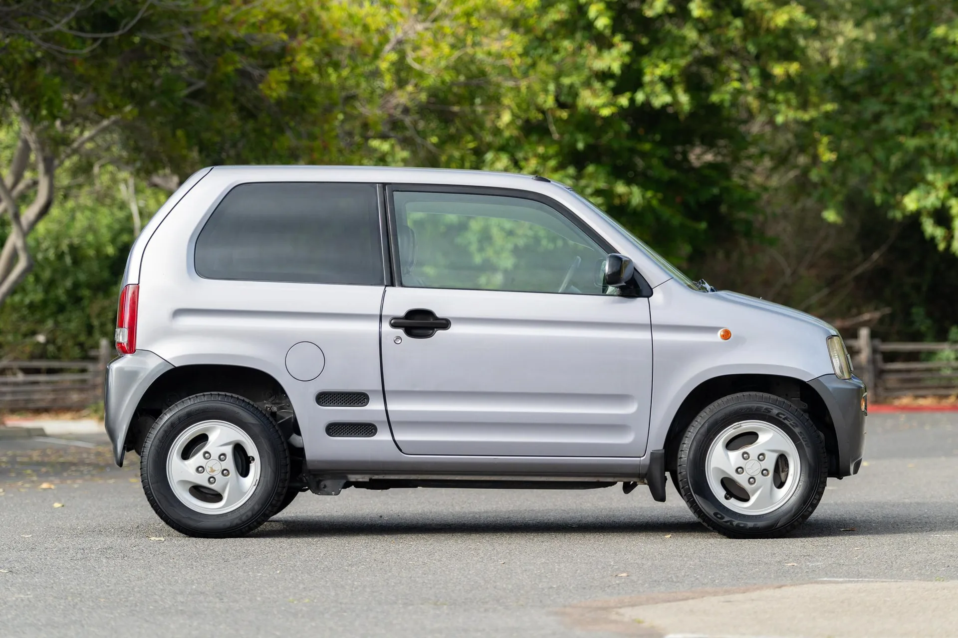 Honda’s Tiny Z Hides Its Turbo Engine Where a Chiron Does, for Kei-Car Money