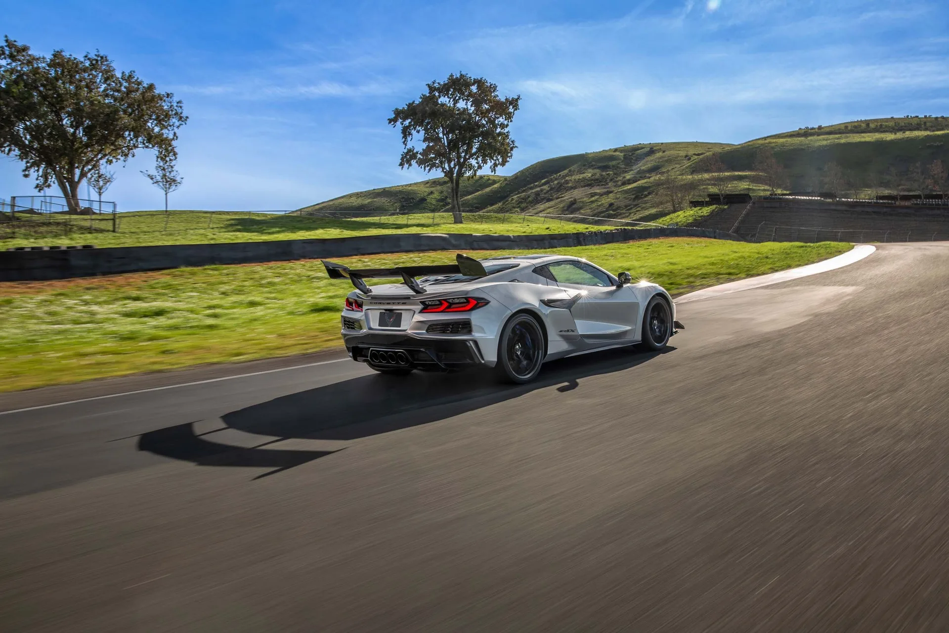 1,250 HP Corvette ZR1X Targets New Pikes Peak Production Record