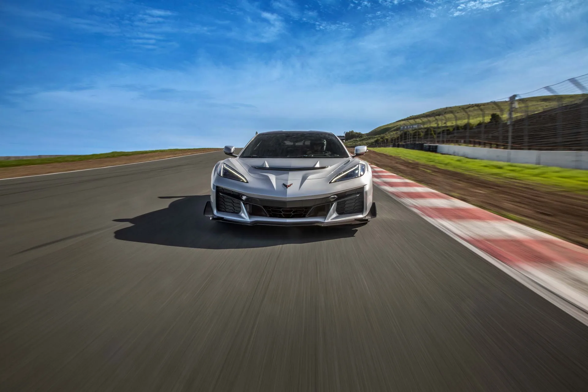 1,250 HP Corvette ZR1X Targets New Pikes Peak Production Record