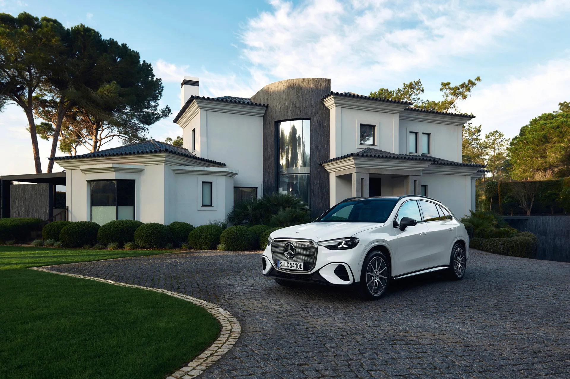 Mercedes-Benz adds cheaper GLC Electric variants with smaller battery and lower range