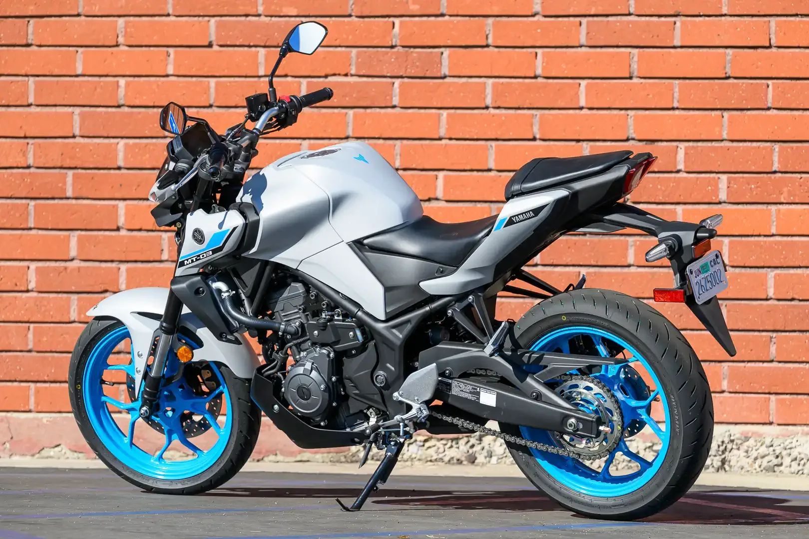 Revisión de 2026 Yamaha MT-03: 15 datos importantes sobre una moto deportiva de $ 4,999